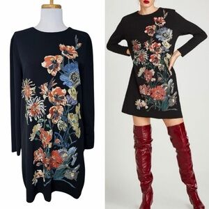 Zara Floral Embossed Black Long Sleeve
Textured Mini Shift Dress Size L